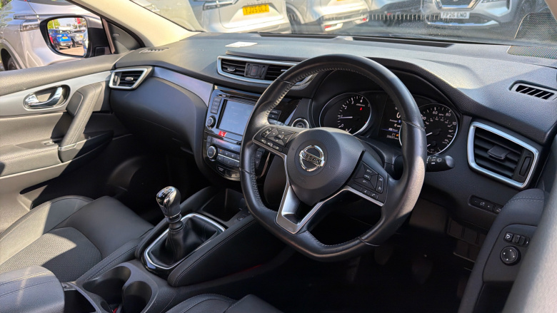 Nissan Qashqai 1.3 DiG-T Tekna 5dr Petrol Hatchback